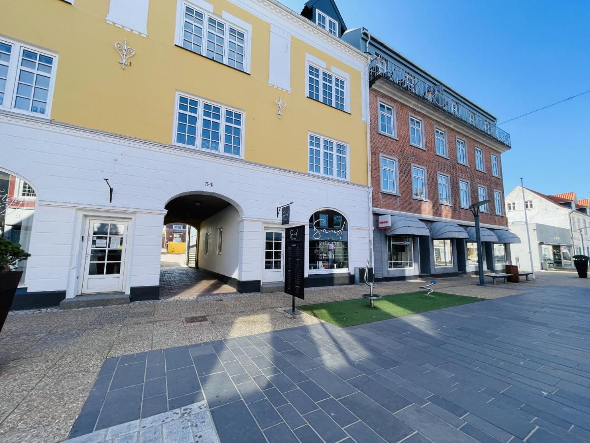 Aday - Charming Apartment In The Pedestrian Street Of Frederikshavn Esterno foto