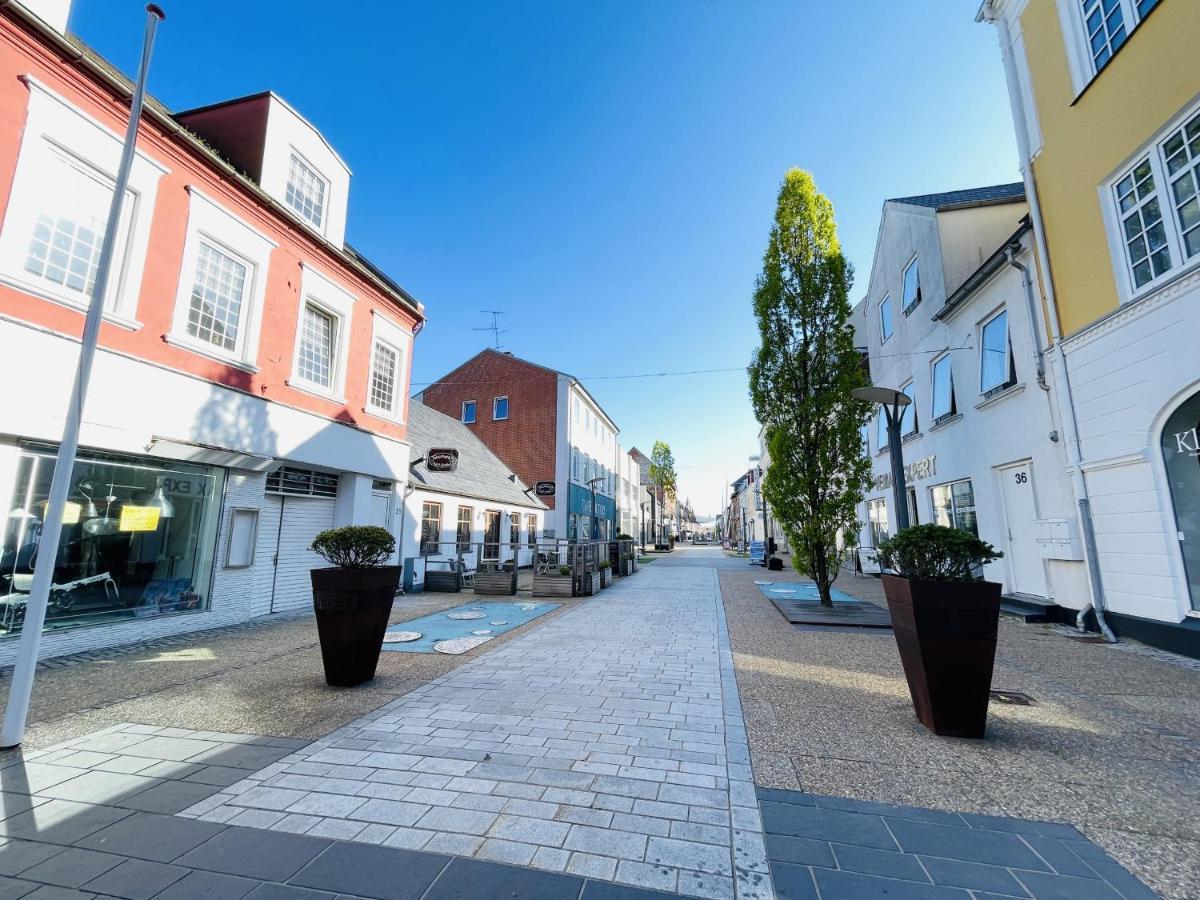 Aday - Charming Apartment In The Pedestrian Street Of Frederikshavn Esterno foto